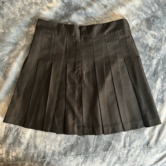 Sunday best Olive Mini 15" Pleated Skirt - Picture 2 of 3
